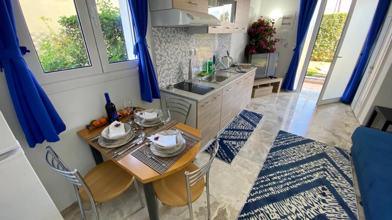 Patras Blue Suite Esterno foto